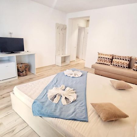 Casa Cochilia - Camera Privata In Localitatea ตูซลา ภายนอก รูปภาพ