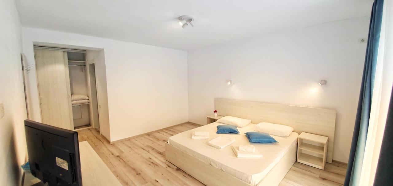 Casa Cochilia - Camera Privata In Localitatea ตูซลา ภายนอก รูปภาพ