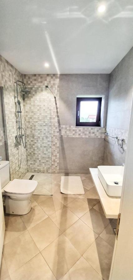 Casa Cochilia - Camera Privata In Localitatea ตูซลา ภายนอก รูปภาพ