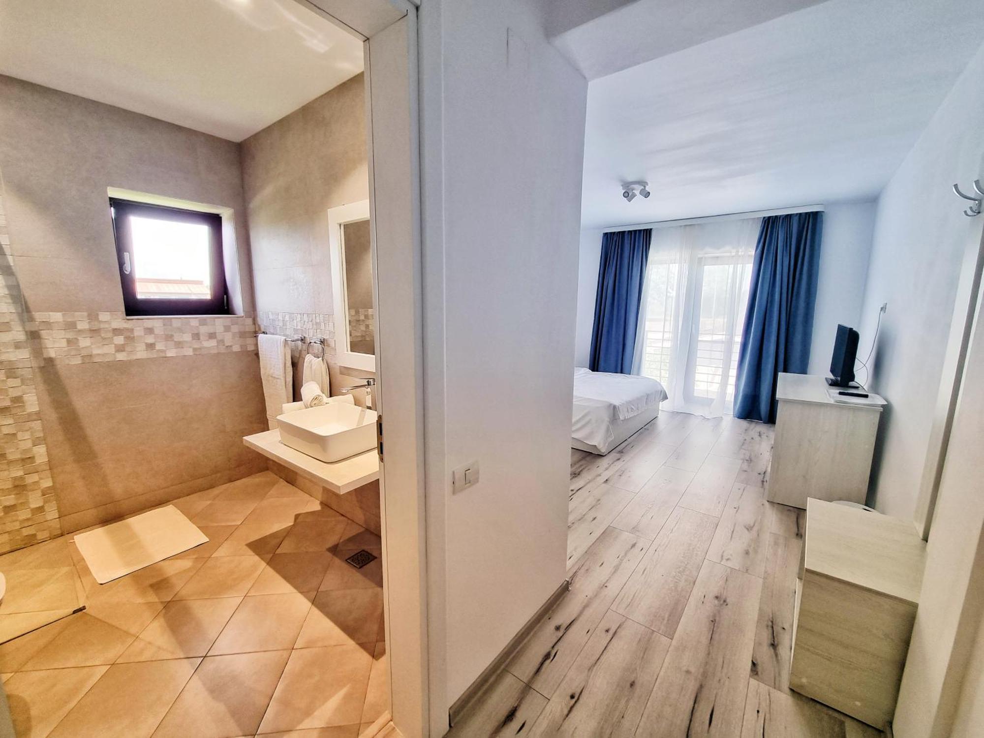Casa Cochilia - Camera Privata In Localitatea ตูซลา ภายนอก รูปภาพ